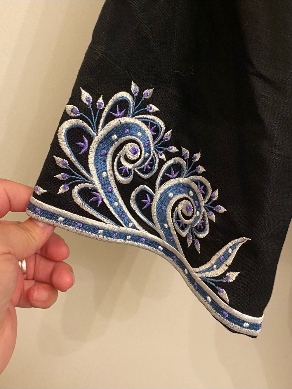 Bob Mackie Wearable Art Linen Rayon Cardigan Heart Floral Embroidery Sz XL Black - Picture 6 of 8